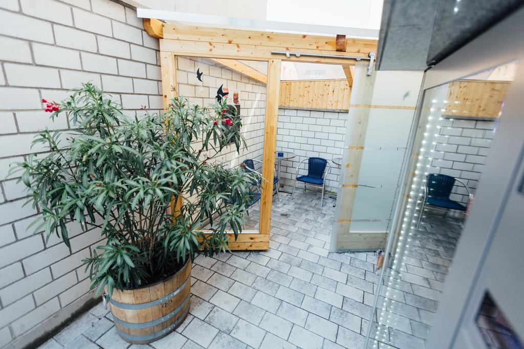 Heilbronner Pension Am Schoenen Theater Exterior photo